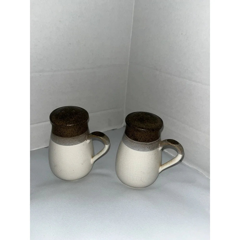 vintage pottery salt and pepper shakers Earthenware Brown And Cream retro